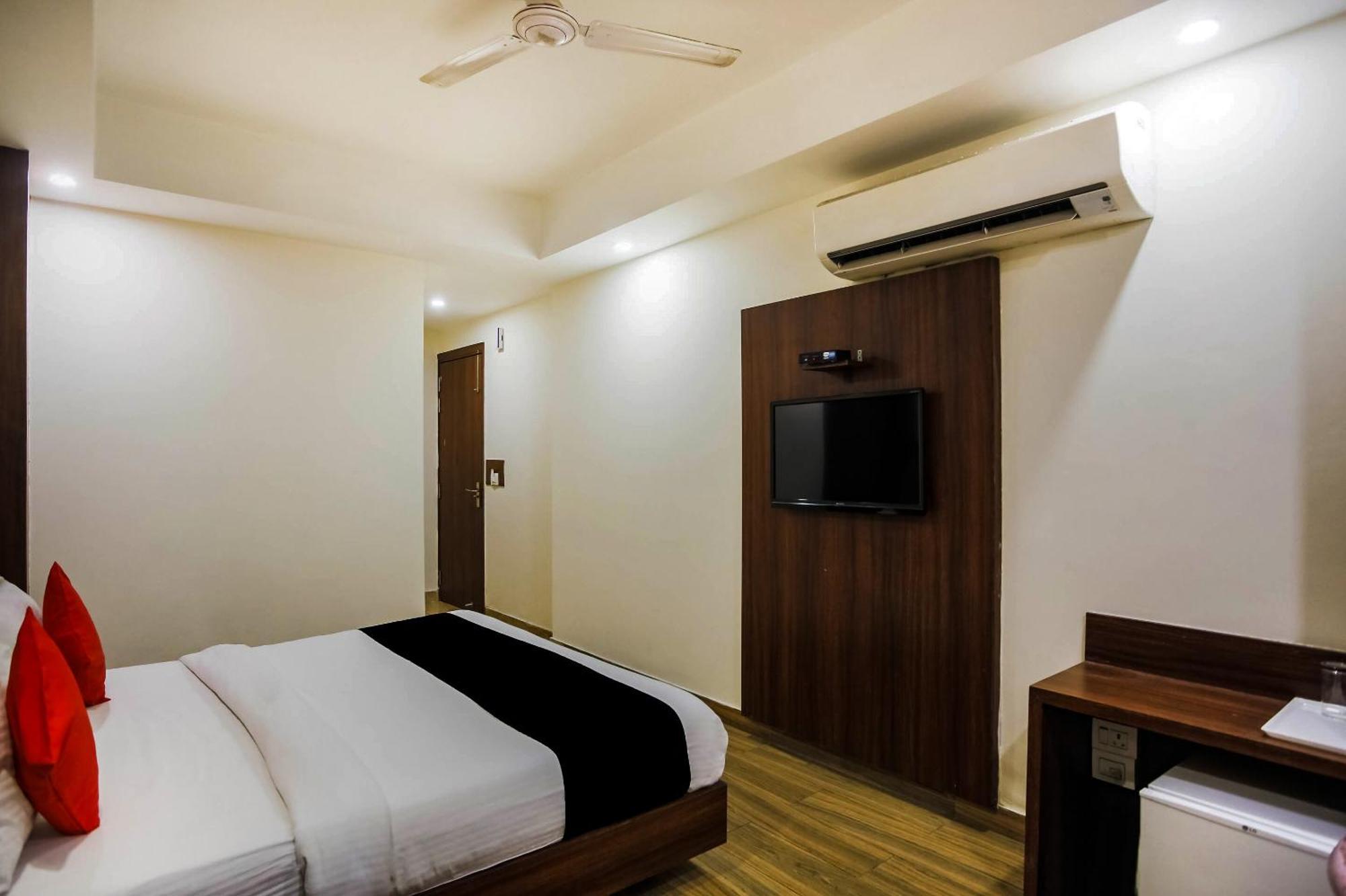 Collection O The Kailash Dev Hotel Nova Deli Exterior foto