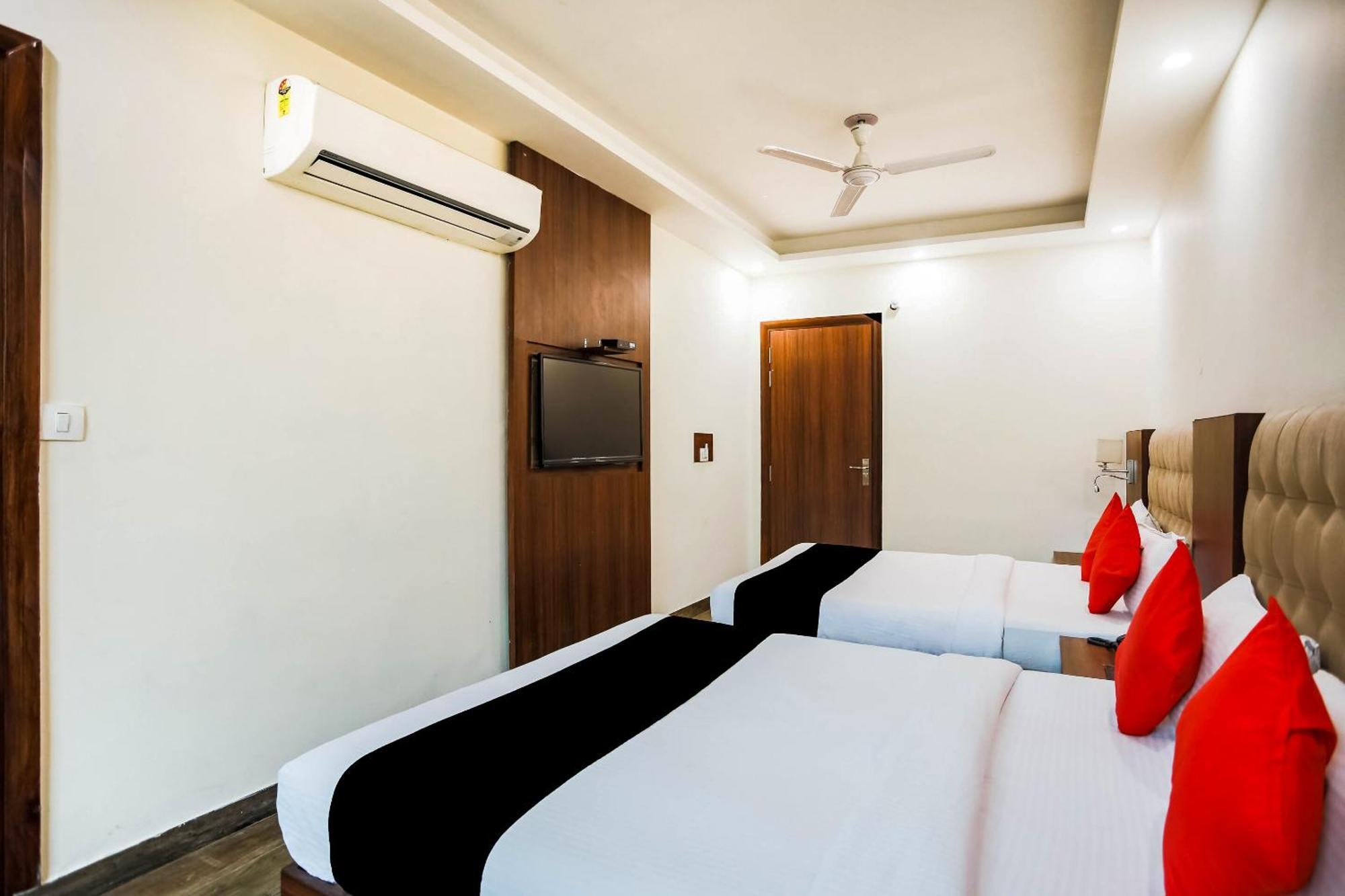 Collection O The Kailash Dev Hotel Nova Deli Exterior foto