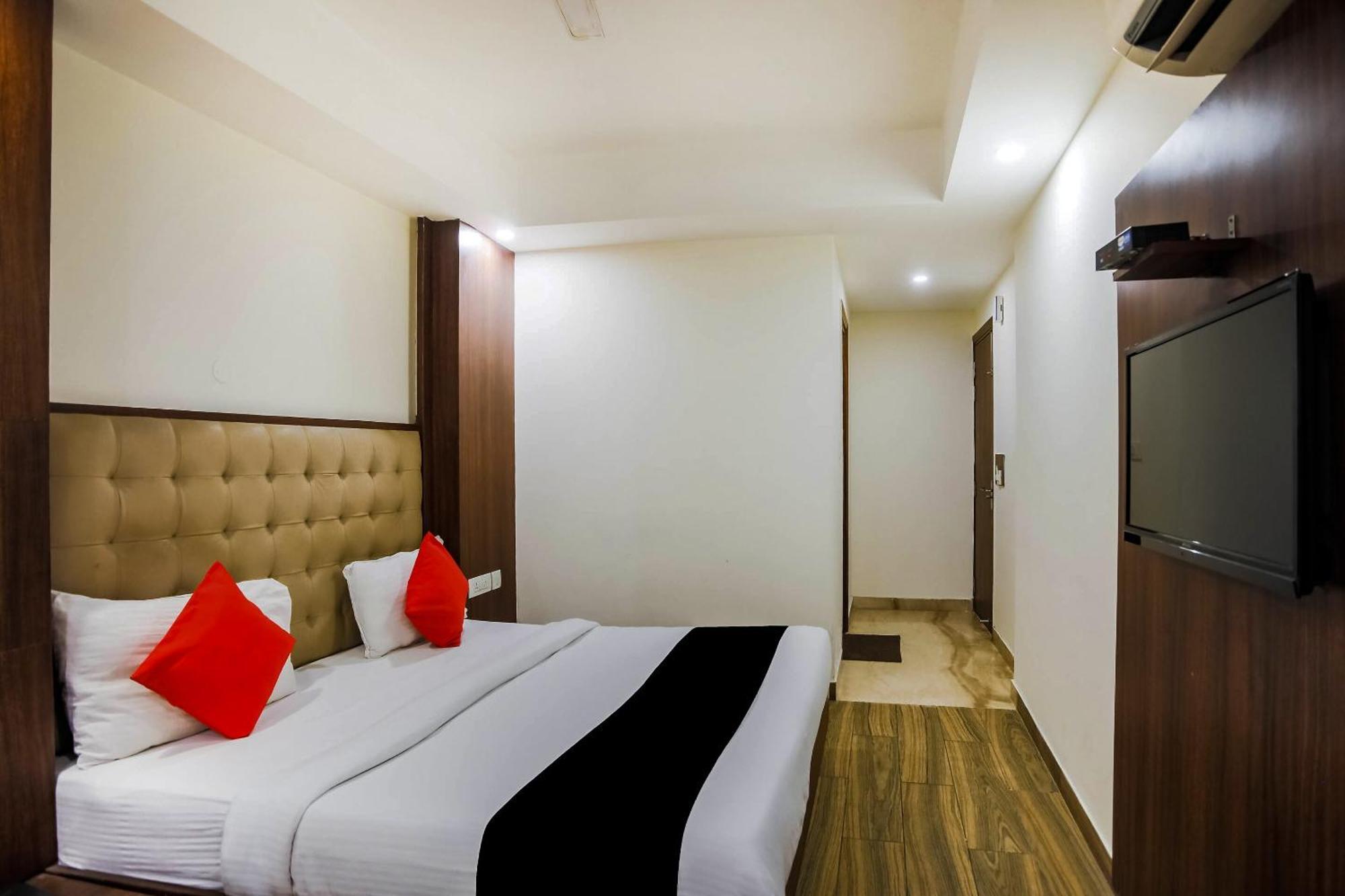 Collection O The Kailash Dev Hotel Nova Deli Exterior foto