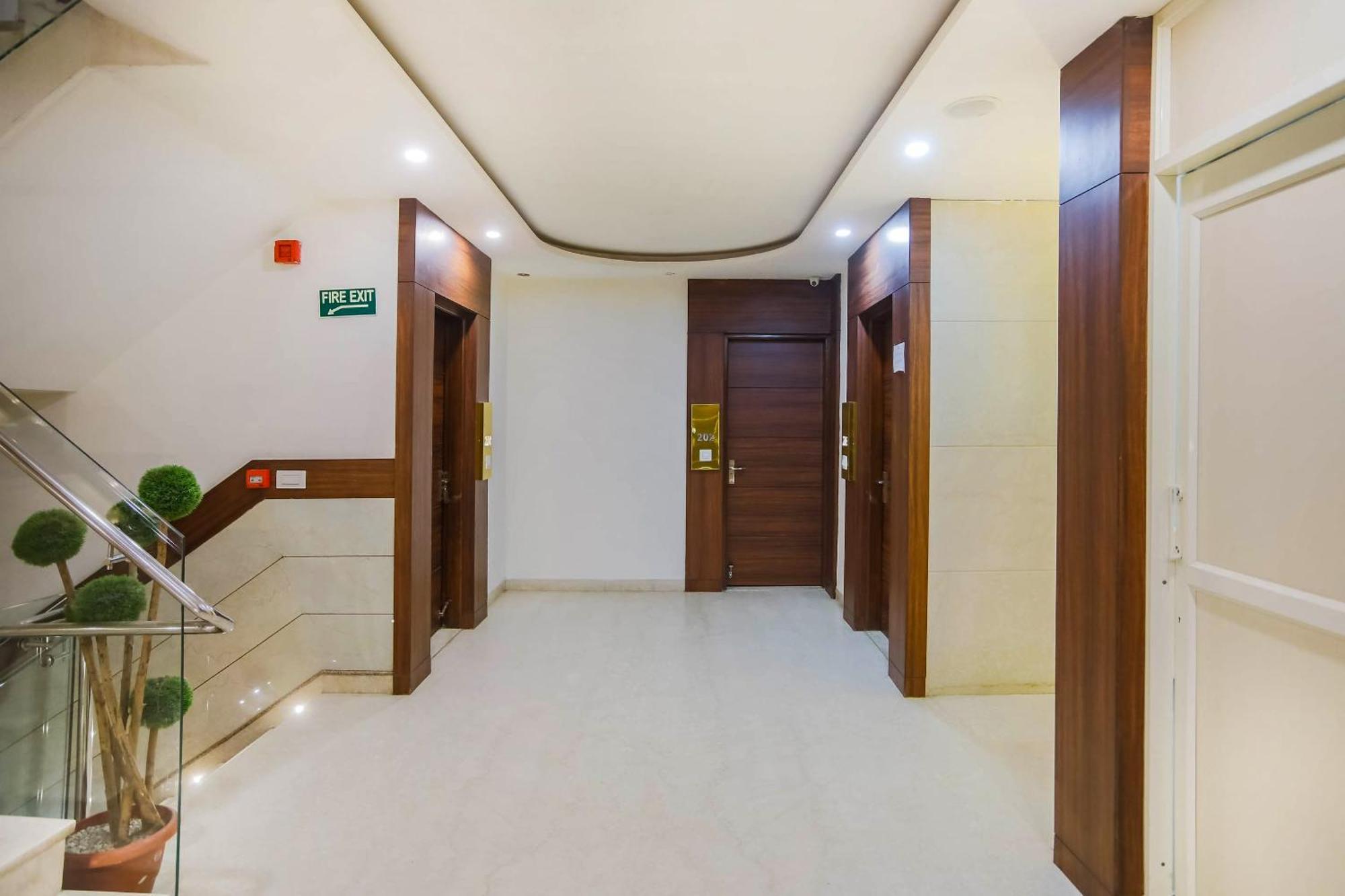 Collection O The Kailash Dev Hotel Nova Deli Exterior foto