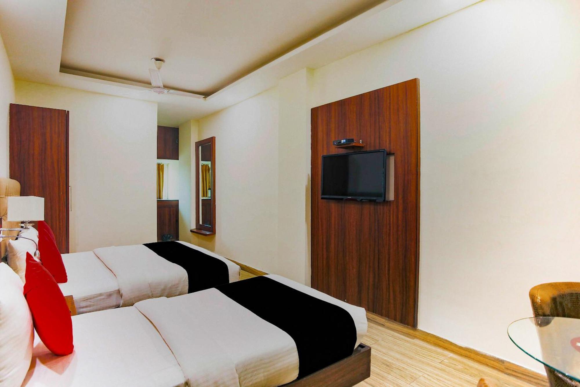 Collection O The Kailash Dev Hotel Nova Deli Exterior foto